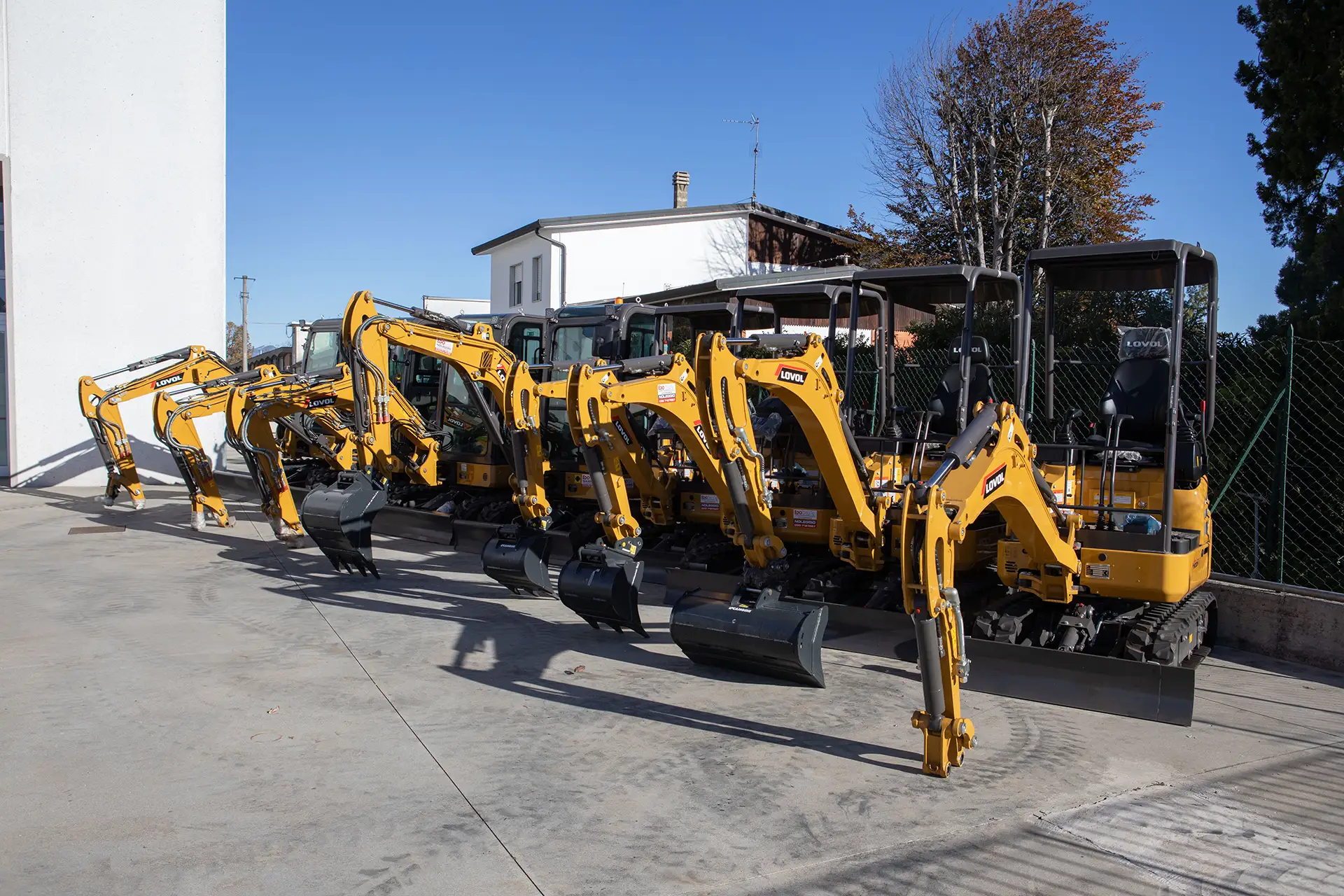 Mezzi a Noleggio di Edocar 4